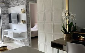 Classy 2 Bedroom In Halfway Gardens